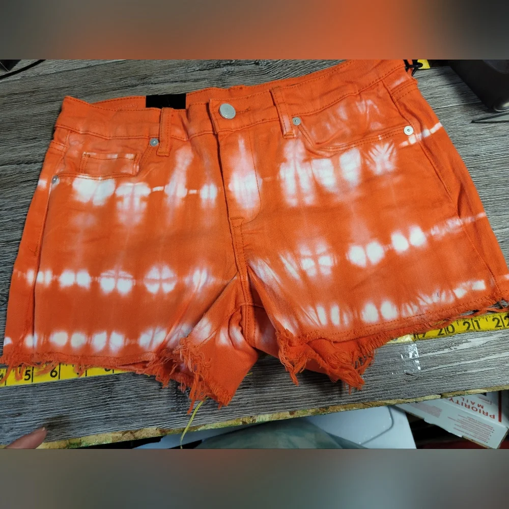 Blank NYC NWT The Essex Classic Cut Off Shorts Tie Dye Orange‎ Size 26